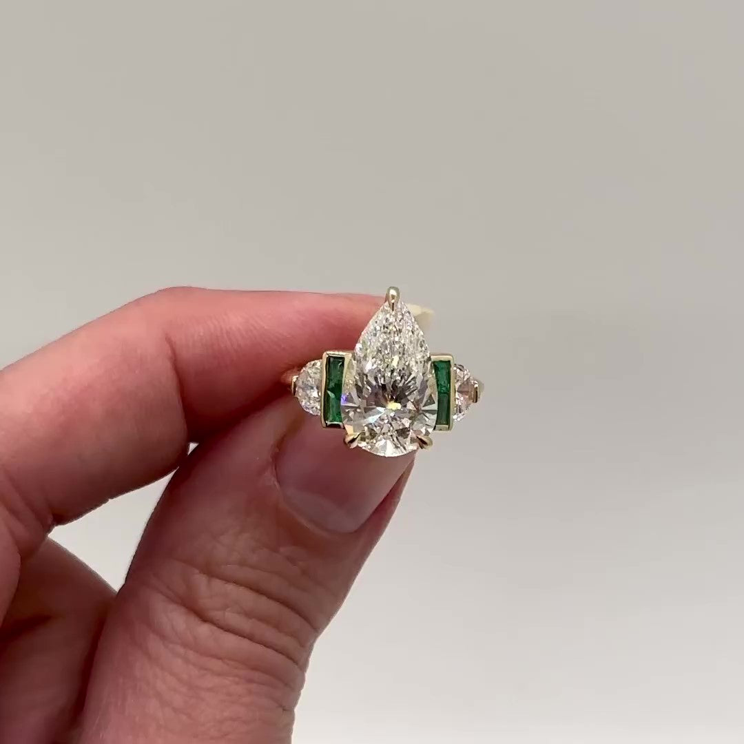 Jorrio handmade elegant gold-color pear cut with emerald sterling silver ring