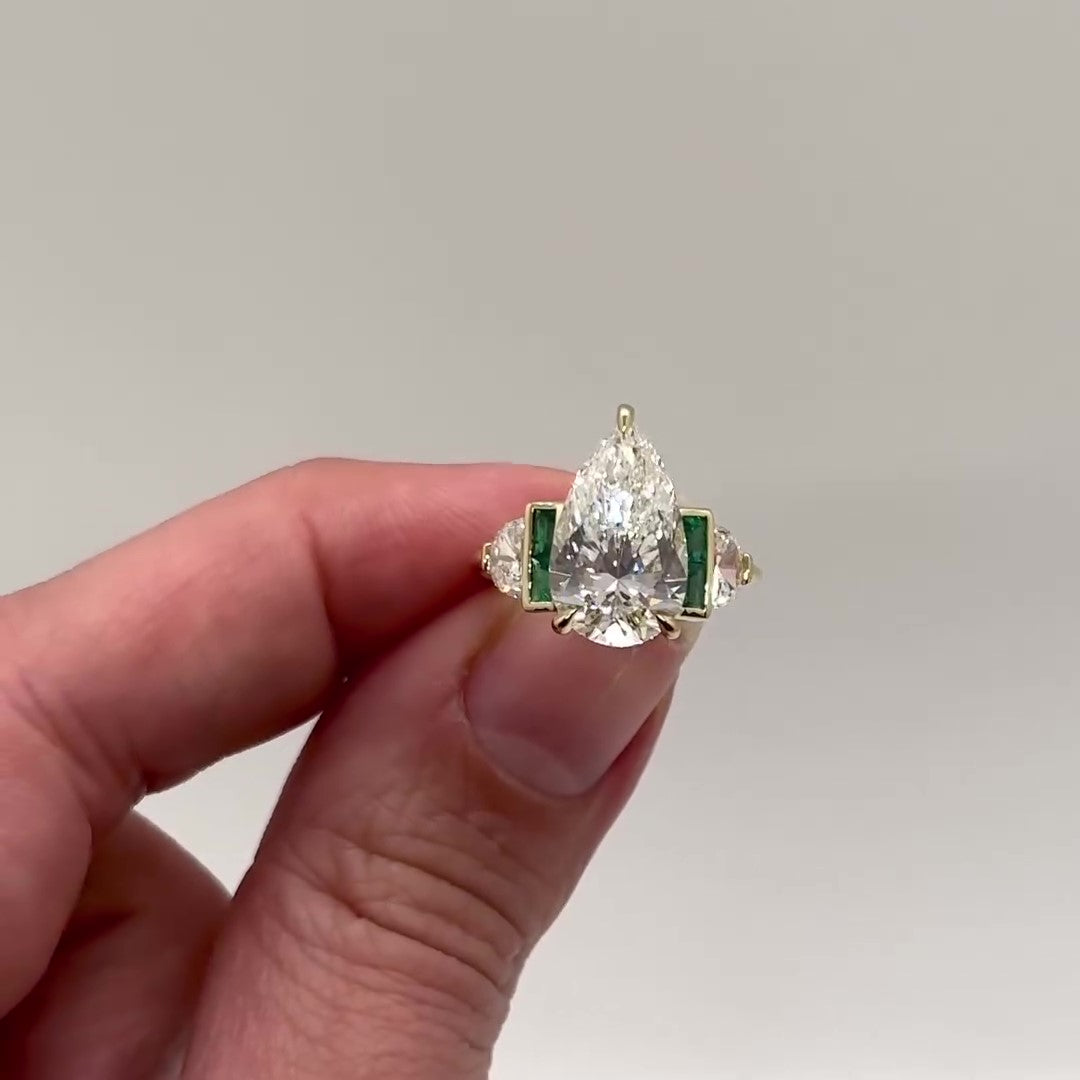 Jorrio handmade elegant gold-color pear cut with emerald sterling silver ring