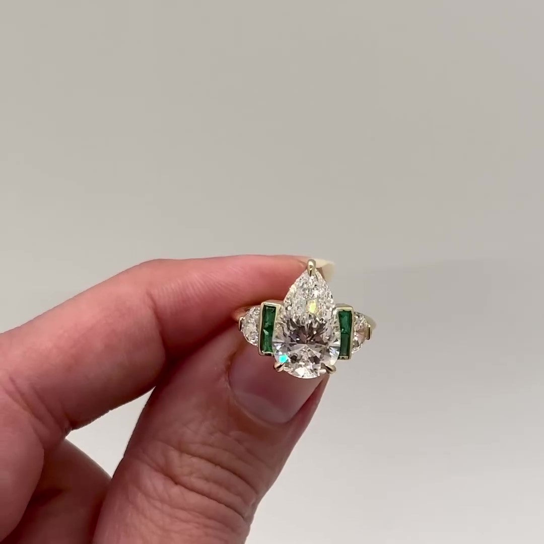 Jorrio handmade elegant gold-color pear cut with emerald sterling silver ring