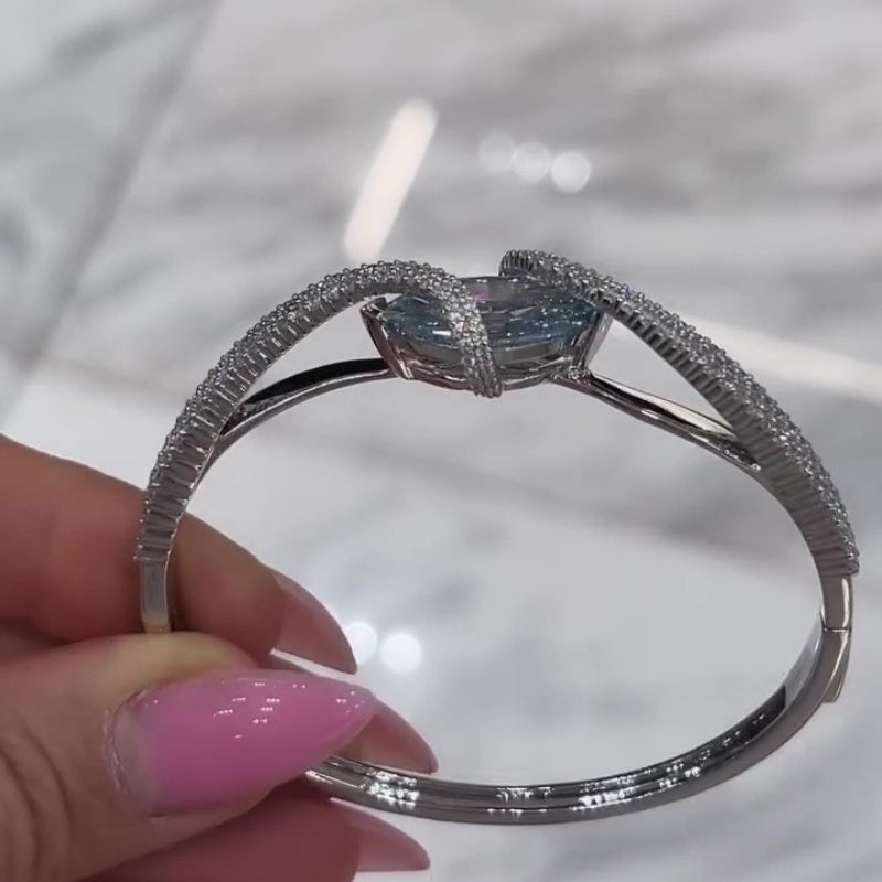 Jorrio handmade elegant & chic marquise blue CZ bracelet