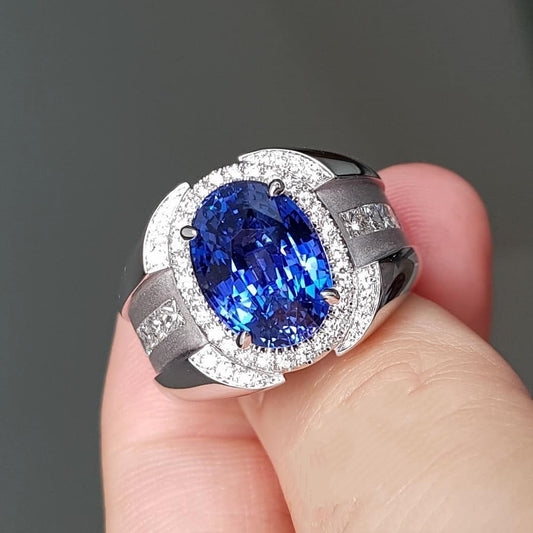 Jorrio handmade vintage-style 9ct oval cut blue sapphire men’s ring