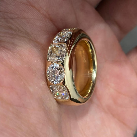 Jorrio handmade brilliant round & cushion cut gold men's band ring